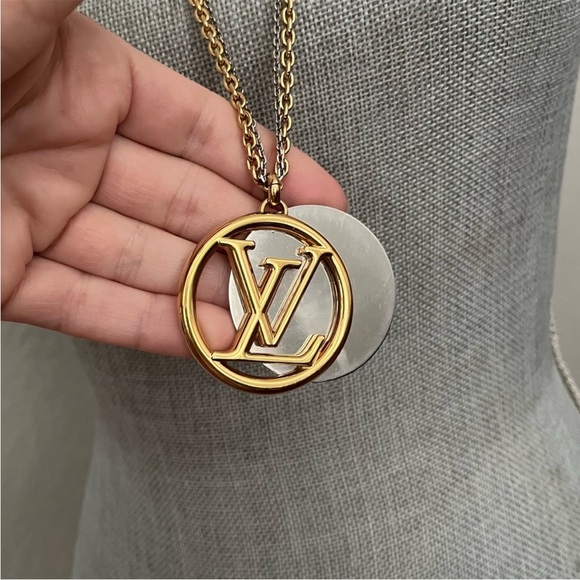 Louis Vuitton Louise Necklace - Picture 11 of 17
